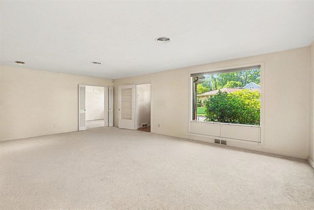 51 Pine Street, South Haven, MI 49090