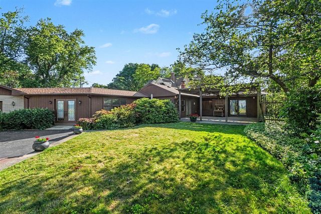 51 Pine Street, South Haven, MI 49090