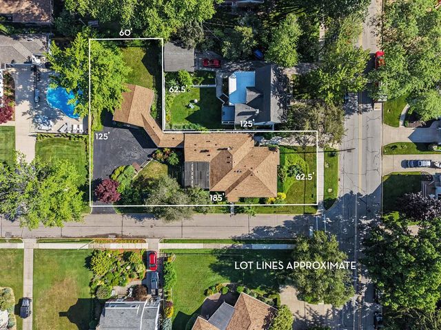 51 Pine Street, South Haven, MI 49090