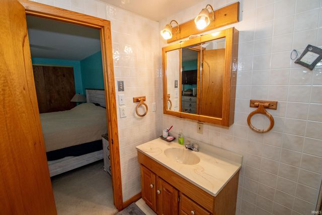 9274 W Harper Lake Road, Kimmell, IN 46760