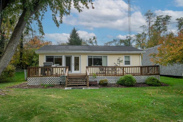 9274 W Harper Lake Road, Kimmell, IN 46760