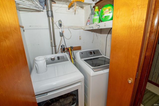 9274 W Harper Lake Road, Kimmell, IN 46760