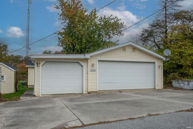 9274 W Harper Lake Road, Kimmell, IN 46760