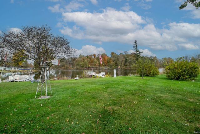 9274 W Harper Lake Road, Kimmell, IN 46760