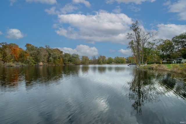 9274 W Harper Lake Road, Kimmell, IN 46760