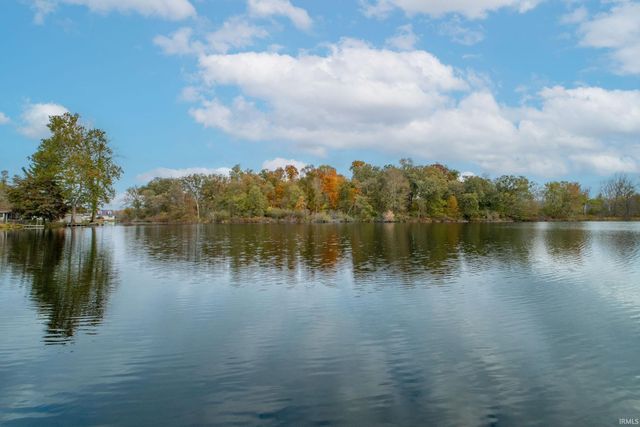 9274 W Harper Lake Road, Kimmell, IN 46760