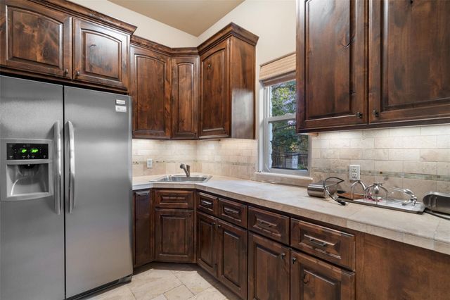 212 Malabar ST, Lakeway, TX 78734