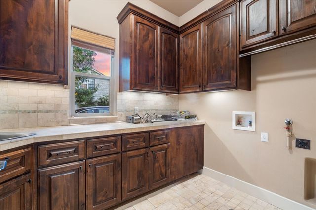 212 Malabar ST, Lakeway, TX 78734