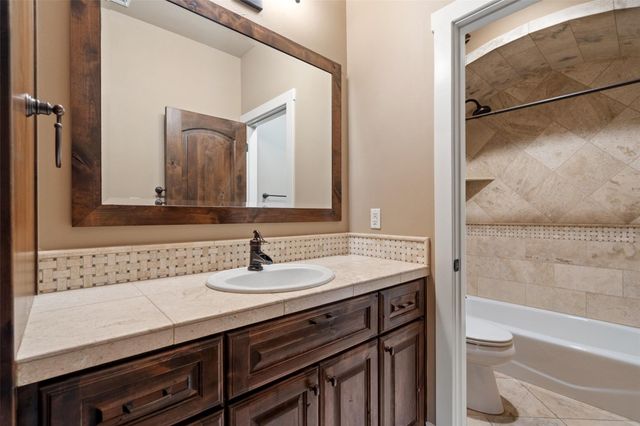 212 Malabar ST, Lakeway, TX 78734