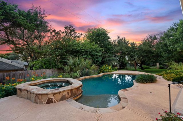 212 Malabar ST, Lakeway, TX 78734
