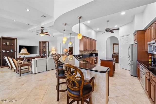 12137 Wicklow LN, Naples, FL 34120