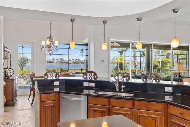 12137 Wicklow LN, Naples, FL 34120