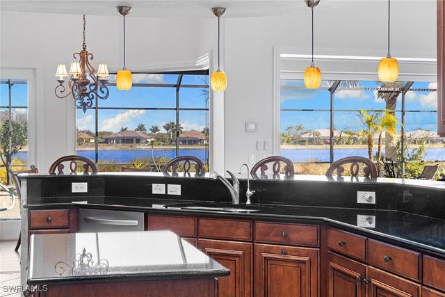 12137 Wicklow LN, Naples, FL 34120