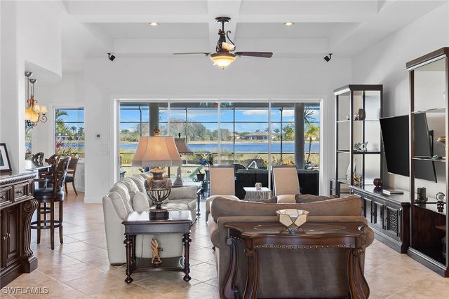 12137 Wicklow LN, Naples, FL 34120