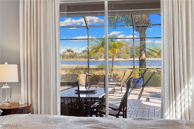 12137 Wicklow LN, Naples, FL 34120