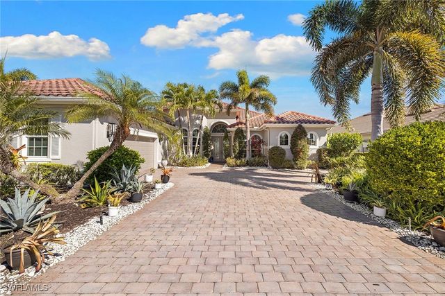 12137 Wicklow LN, Naples, FL 34120