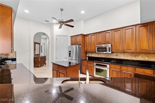 12137 Wicklow LN, Naples, FL 34120