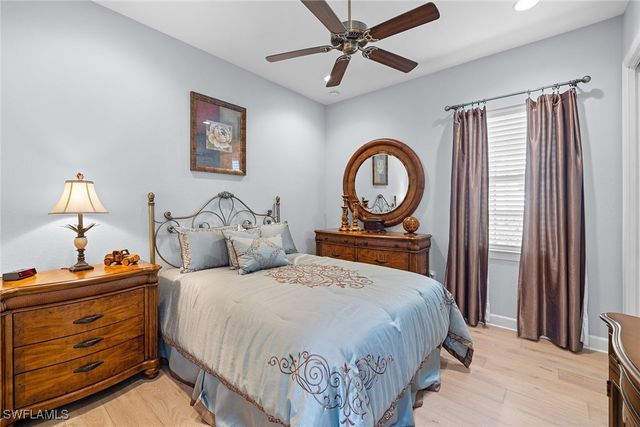 12137 Wicklow LN, Naples, FL 34120