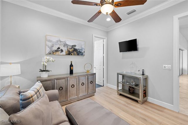 12137 Wicklow LN, Naples, FL 34120