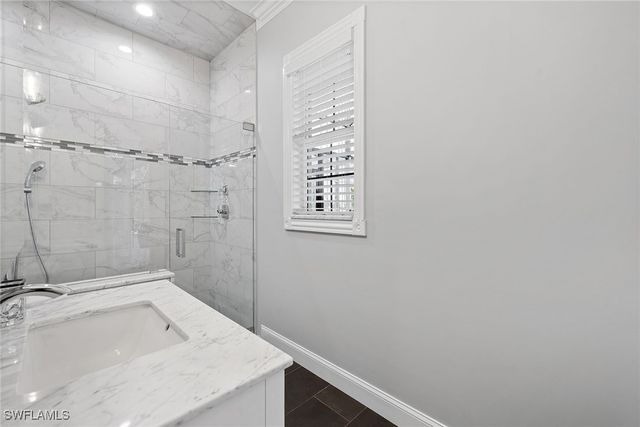 12137 Wicklow LN, Naples, FL 34120