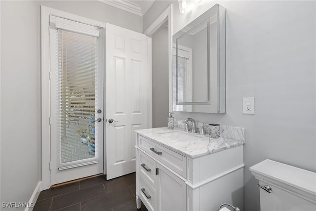 12137 Wicklow LN, Naples, FL 34120