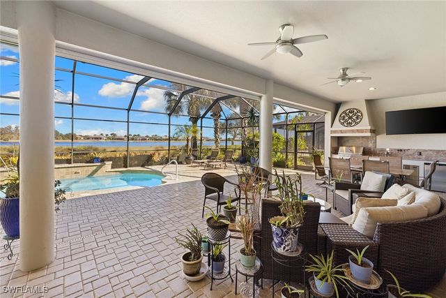 12137 Wicklow LN, Naples, FL 34120