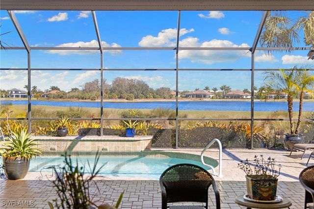 12137 Wicklow LN, Naples, FL 34120