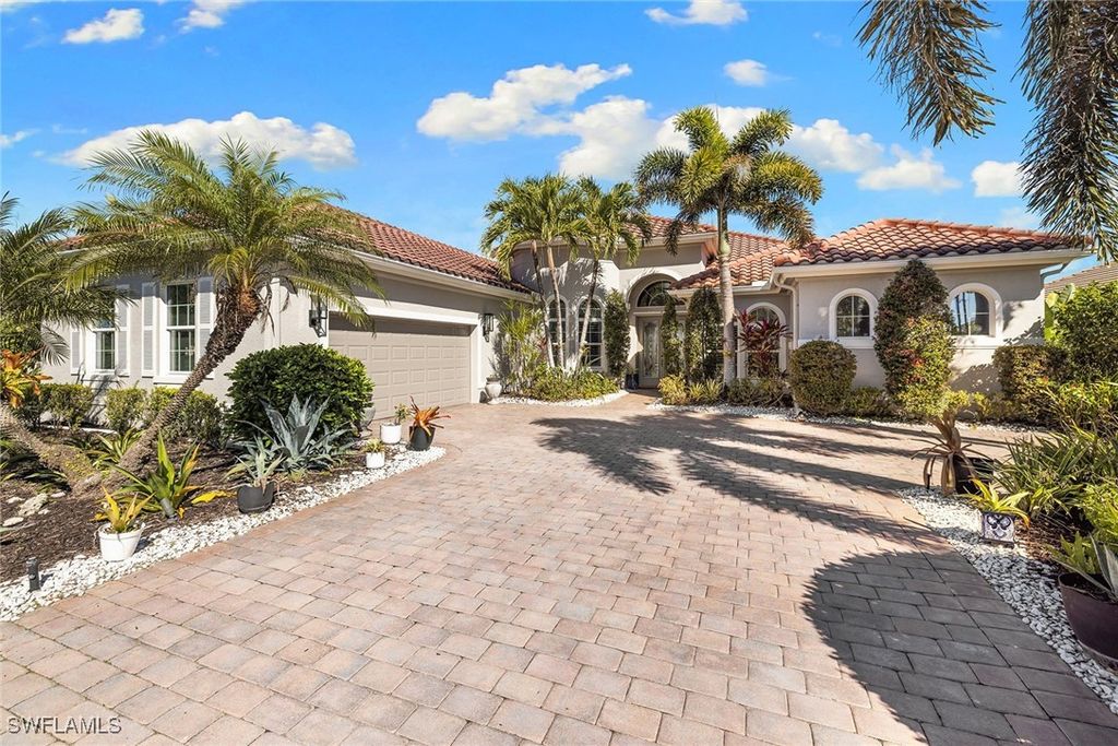 12137 Wicklow LN, Naples, FL 34120