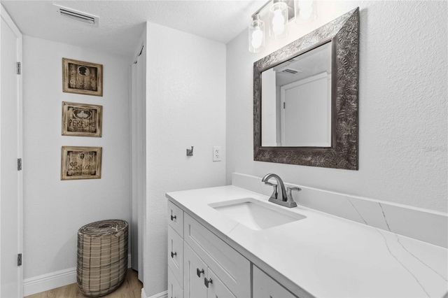 3053 TAYWOOD MDWS 3, Sarasota, FL 34235