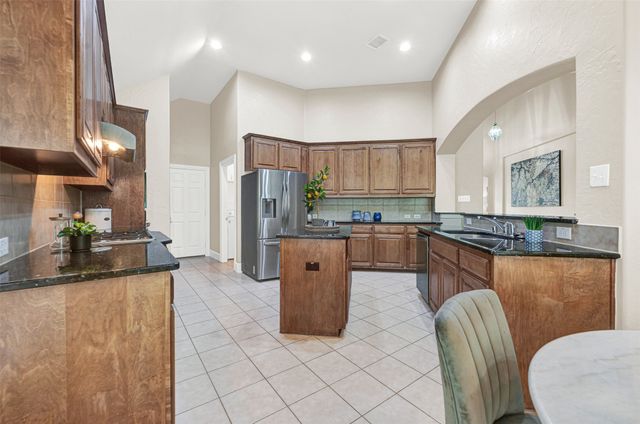 518 River Birch Trail, Garland, TX 75040