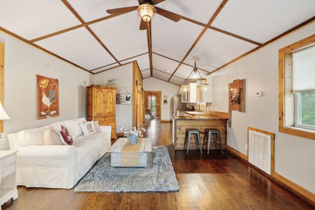 4325 Cave Springs Rd, Columbia, TN 38401