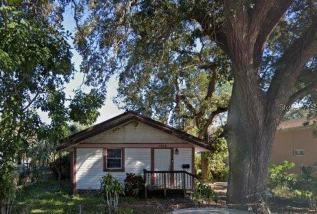1760 QUEEN STREET S, St Petersburg, FL 33712