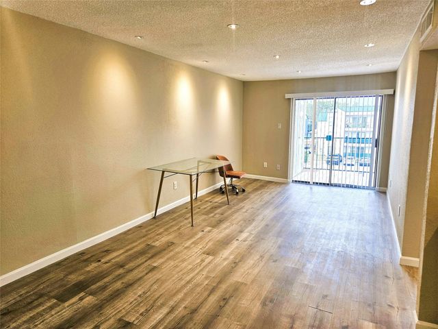 2816 S Bartell Drive 33, Houston, TX 77054