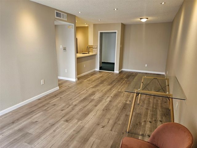 2816 S Bartell Drive 33, Houston, TX 77054