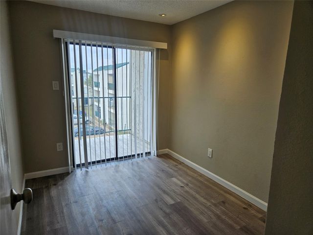 2816 S Bartell Drive 33, Houston, TX 77054