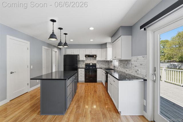 7060 Sheldon Road, Hamburg Township, MI 48189