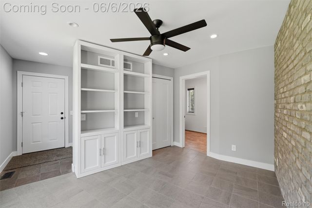 7060 Sheldon Road, Hamburg Township, MI 48189