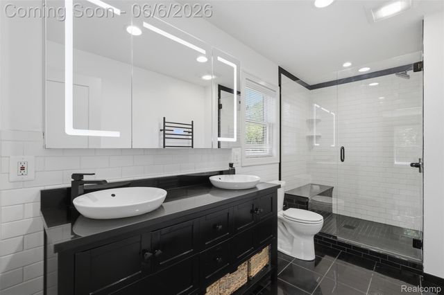 7060 Sheldon Road, Hamburg Township, MI 48189