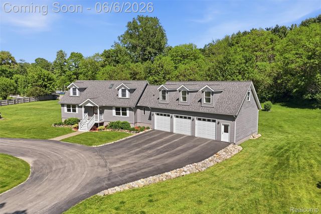 7060 Sheldon Road, Hamburg Township, MI 48189