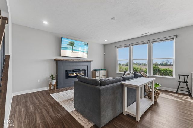 1345 Sanderling Drive, Greenwood, IN 46143