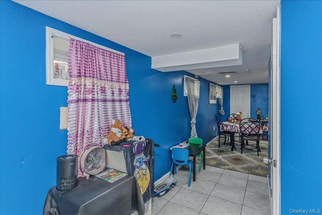 237 Rhodes Avenue, Hempstead, NY 11550