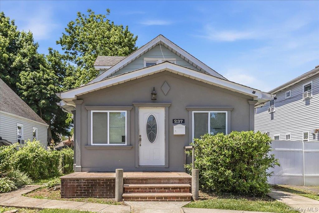 237 Rhodes Avenue, Hempstead, NY 11550