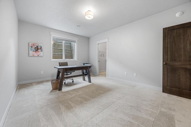 2865 McLeod Drive E, West Fargo, ND 58078