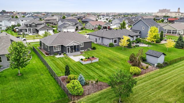 2865 McLeod Drive E, West Fargo, ND 58078