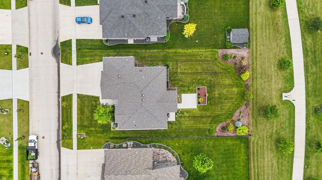 2865 McLeod Drive E, West Fargo, ND 58078