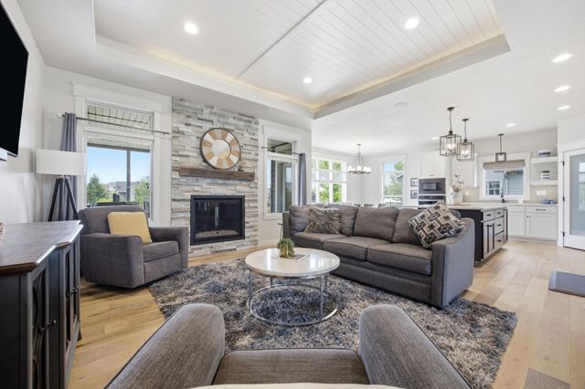 2865 McLeod Drive E, West Fargo, ND 58078