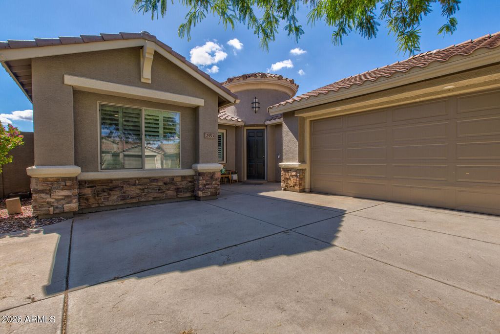 2553 W COYOTE CREEK Drive, Phoenix, AZ 85086 — photo 2