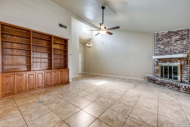 3743 Hunters Circle, San Antonio, TX 78230