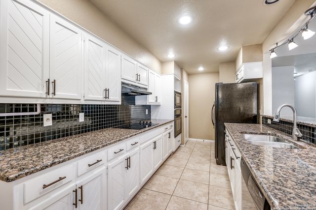 3743 Hunters Circle, San Antonio, TX 78230
