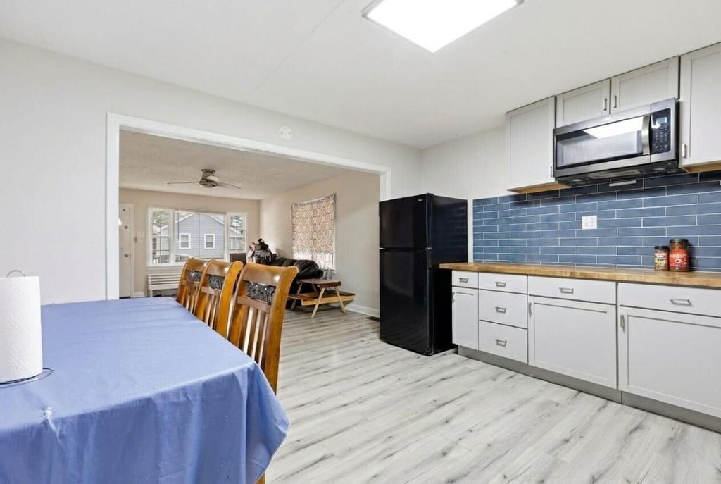 Image 5 of property listing at 5062 Butler Street, North Charleston, SC 29406